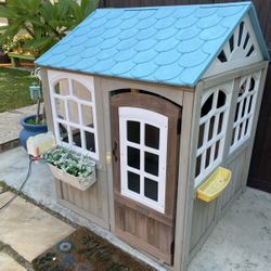 Kidkraft  oceanfront Playhouse 