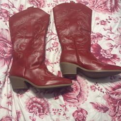 Boots Size 9 Women's 