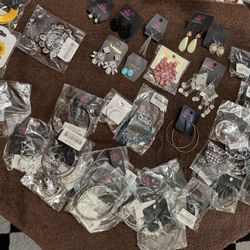 New Paparazzi Jewelry (A Lot of Pieces)