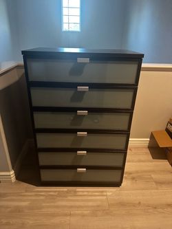 6-Drawer Dresser with Frosted Glass Fronts