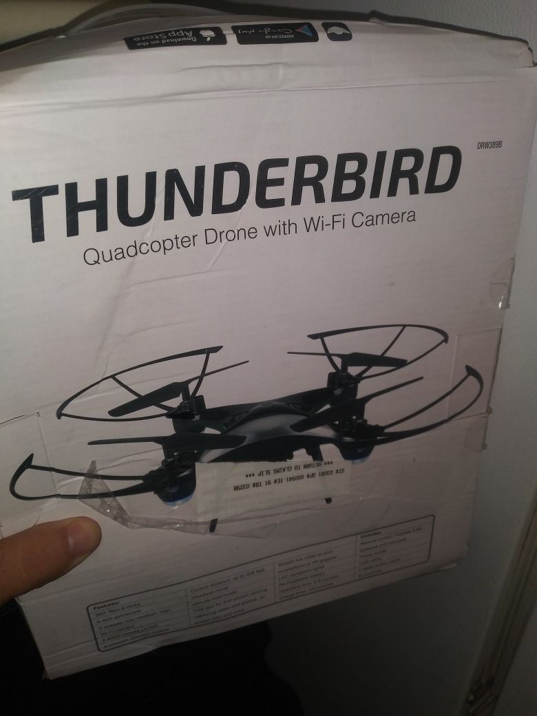 Thunderbird quadcopter drone with wifi camera