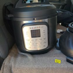 Instant Pot Duo Crisp/ Air Fryer 