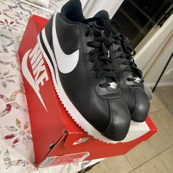 Cortes Nike Leather Shoes