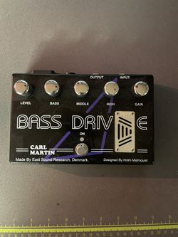 Bass Tube Preamp Pedal By Carl Martin
