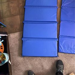 Children's mat semi new