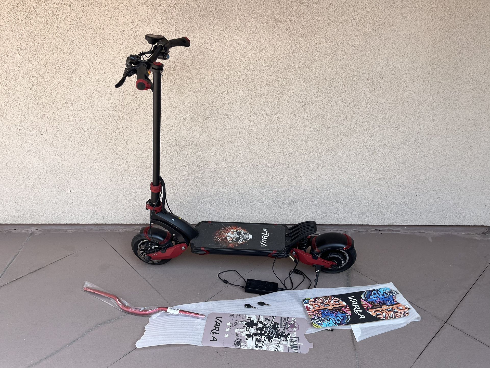 40MPH!! Varla Eagle One Scooter! Almost New!