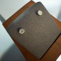 Diamond .50 With 14 Kt Gold White Gold 