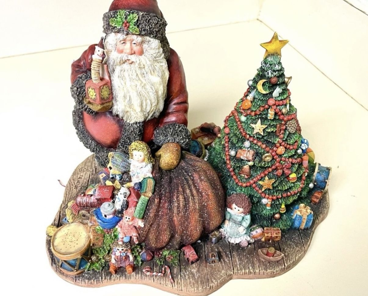 Vintage Stewart Sherwood Santa’s Magical Tree First Edition Figurine