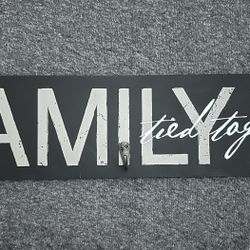 Wall Hanging Rack-FAMILY Tied Together 
