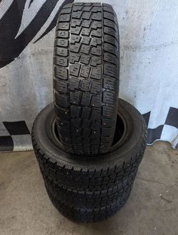 225/60r16 Avalanche Extreme studded winter snow tires