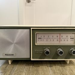 Vintage Panasonic FM/AM Radio (Model RE-6137E) – Working, As Is 