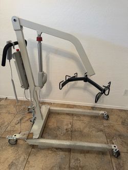 Electric Hoyer lift