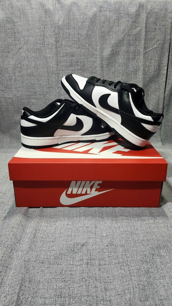 Nike Dunk Panda Low - Size 10m