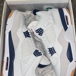Jordan 4 Retro SB - ‘Navy’ Size 8.5 Brand New