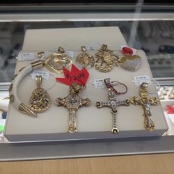 14k 10k Gold Different Prices And Different Grams Layaway Available 10% Down If You Are Interested Ask For Maribel Thank You 