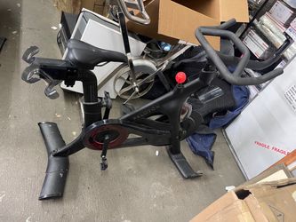 Peloton Bike. No Monitor No Charger