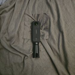 Insta 360 X4
