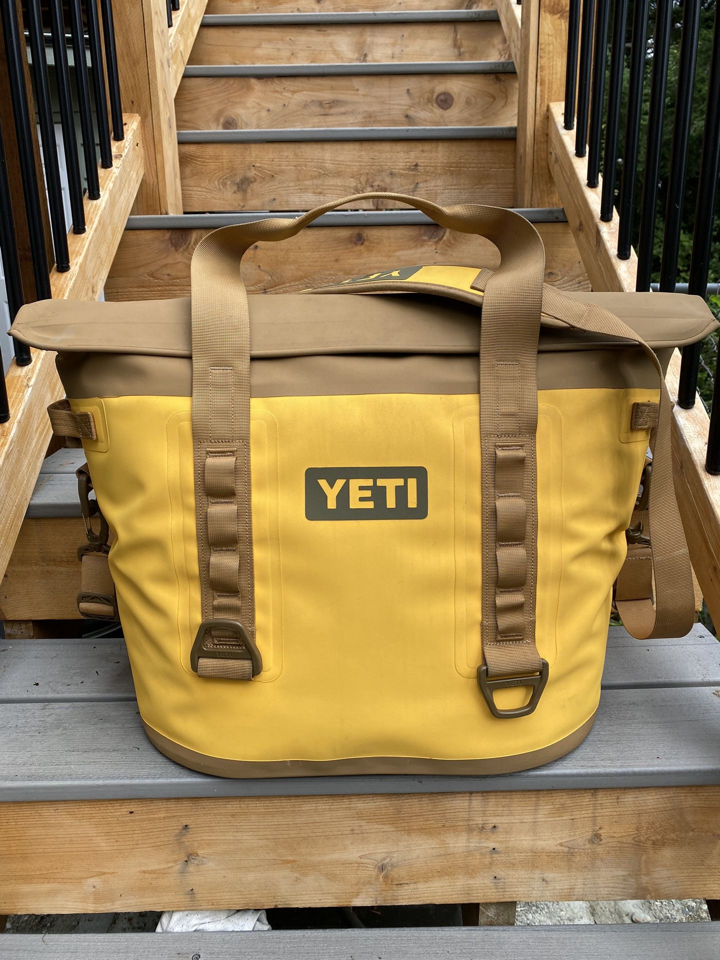 YETI Hopper M30 Soft Cooler Alpine Yellow With Strap