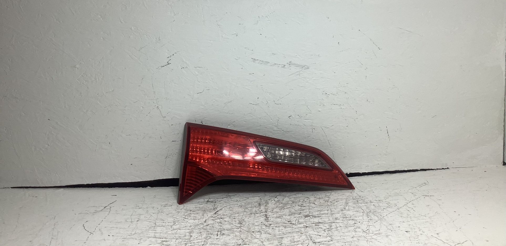 2013 2015 Acura RDX left inner tail light (1CC)