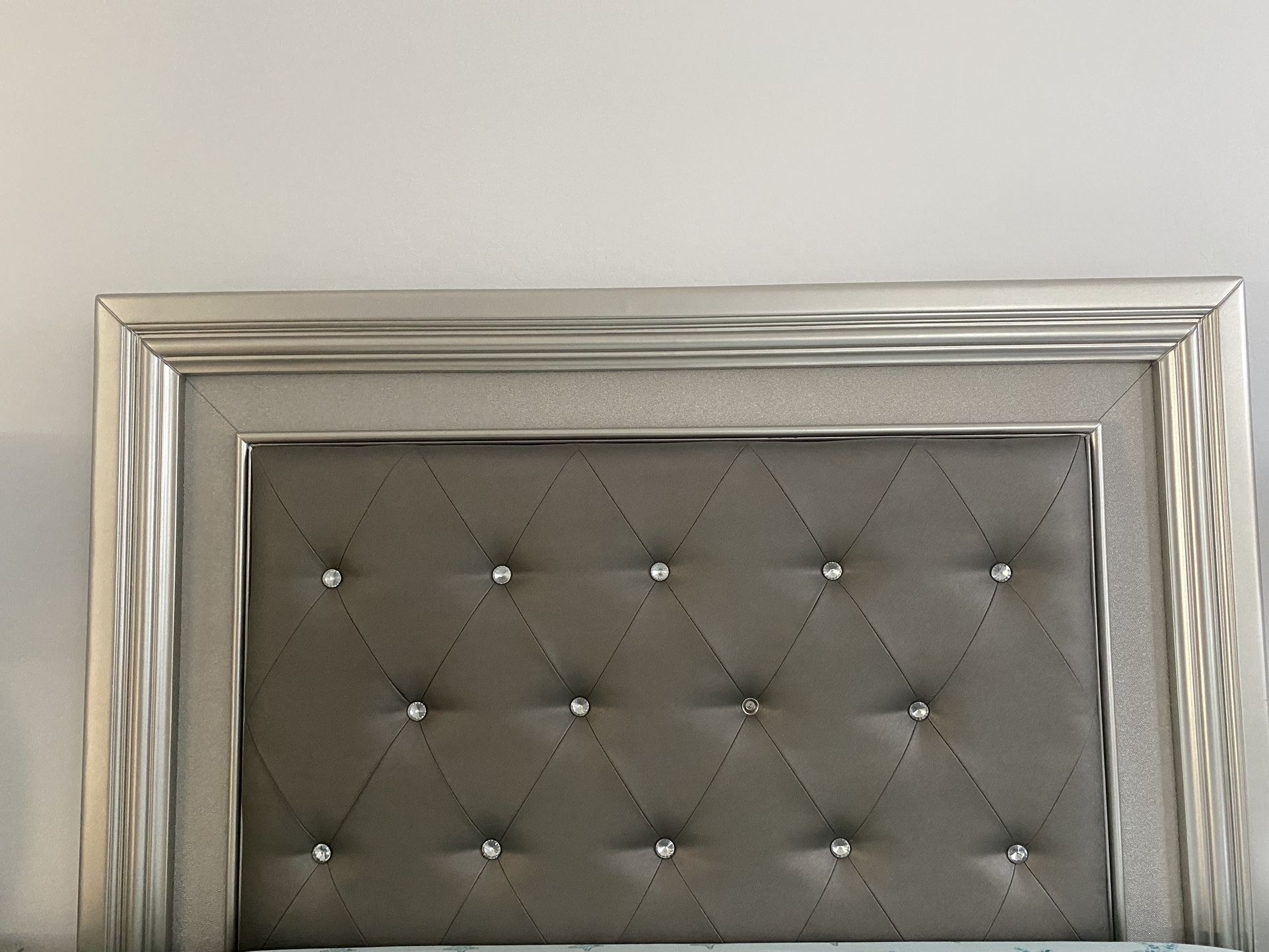 7 Piece Bedroom Set