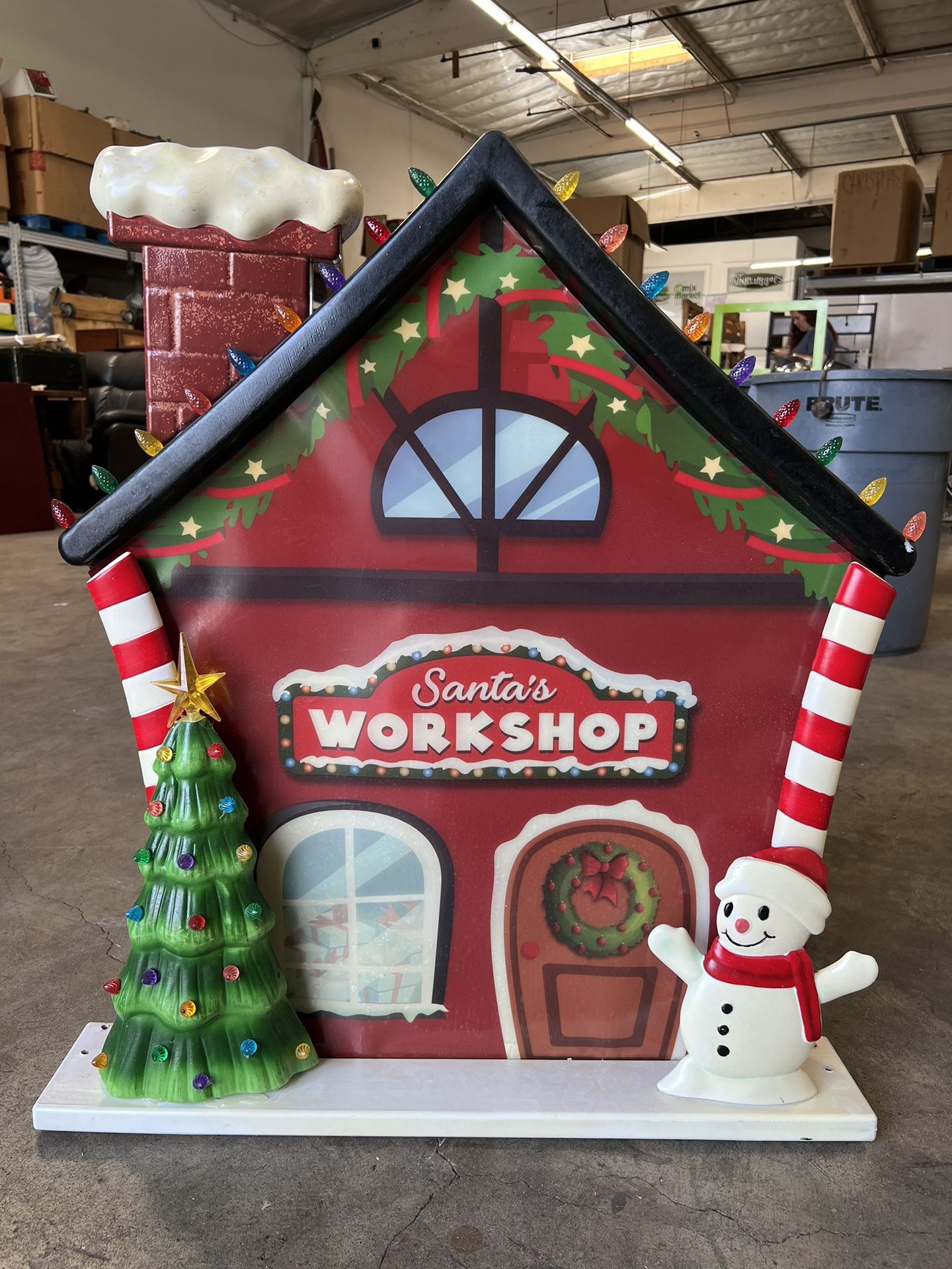Mr Christmas Santa’s Workshop Nostalgic Blow Mold Building Lighted 34”