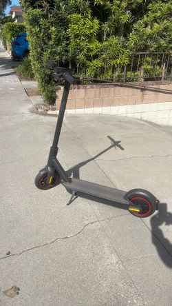 Segway Ninebot Max G30 Electric Scooter