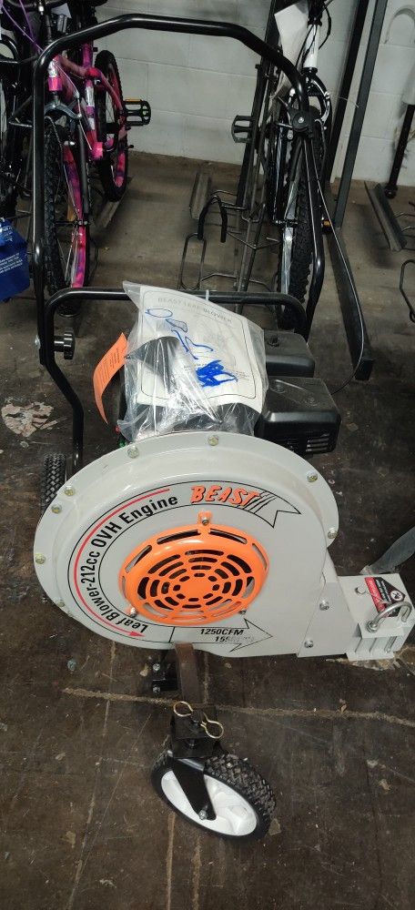 Brand New 212 Cc Beast Leaf Blower