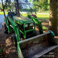 John Deere 2210 Tractor