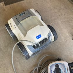 Polaris Pool Cleaner VRX iQ 