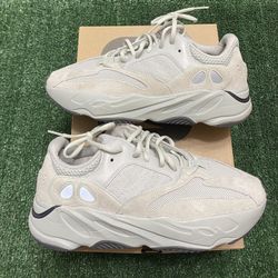 Adidas Yeezy 700 Salt size 10.5 VNDS