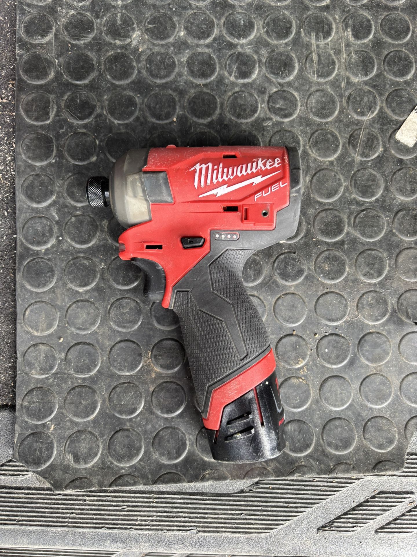 Milwaukee M12 Impact