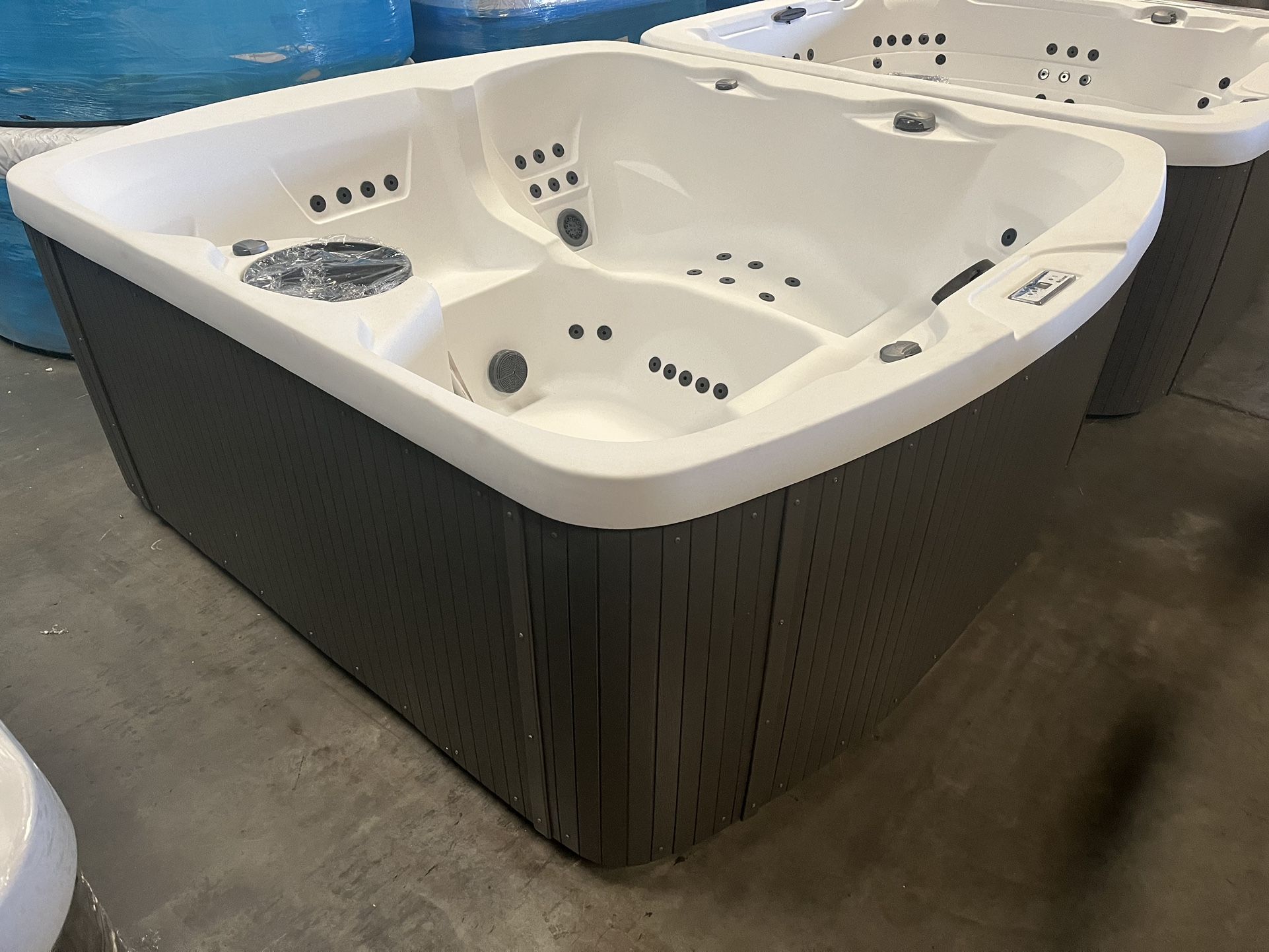 Lifesmart Leganza Spa Hot Tub 2 Pumps, Warranty 220v