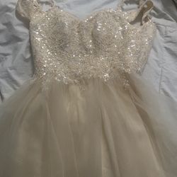 Sparkly Lace Applique Homecoming Dresses