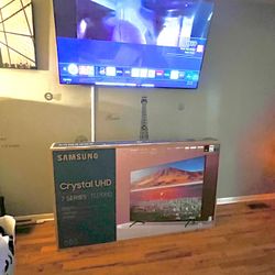 $1000 Samsung 65” HD Smart Television 