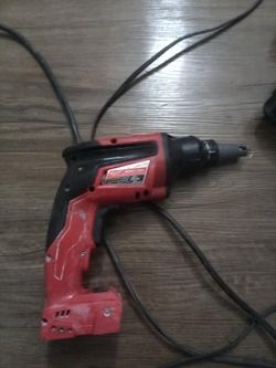 Milwaukee screw gun