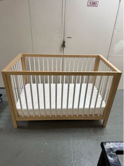Kendall V2 All Spindle Crib W/Newton Baby Crib Mattress