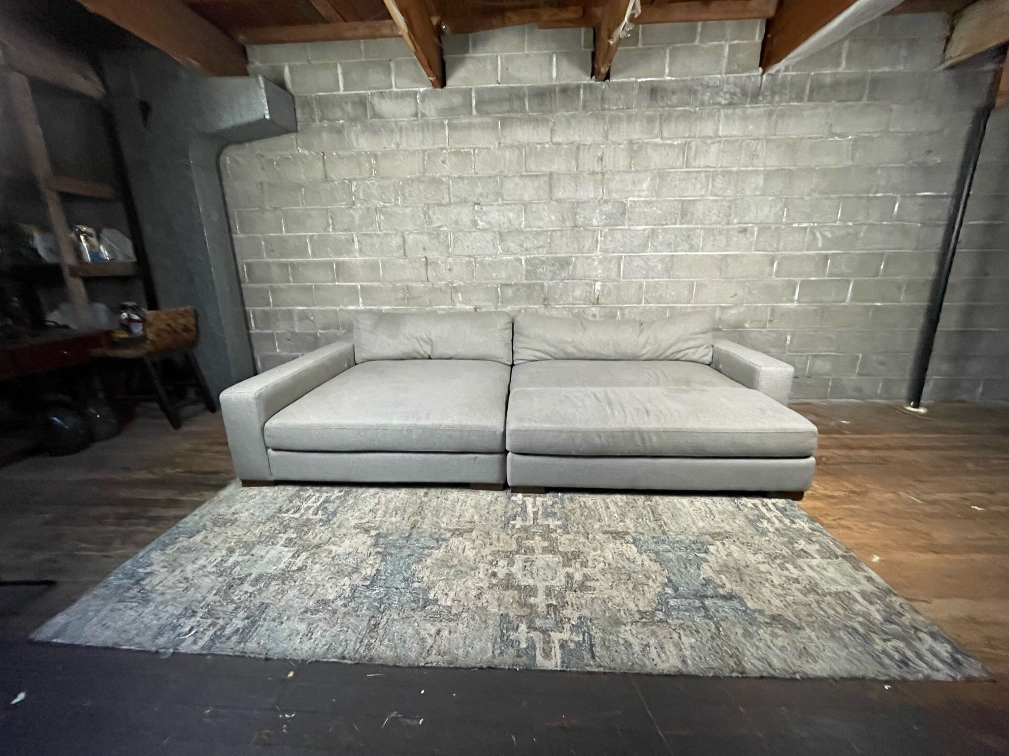 White Electrical Sectional Couch With Ottoman