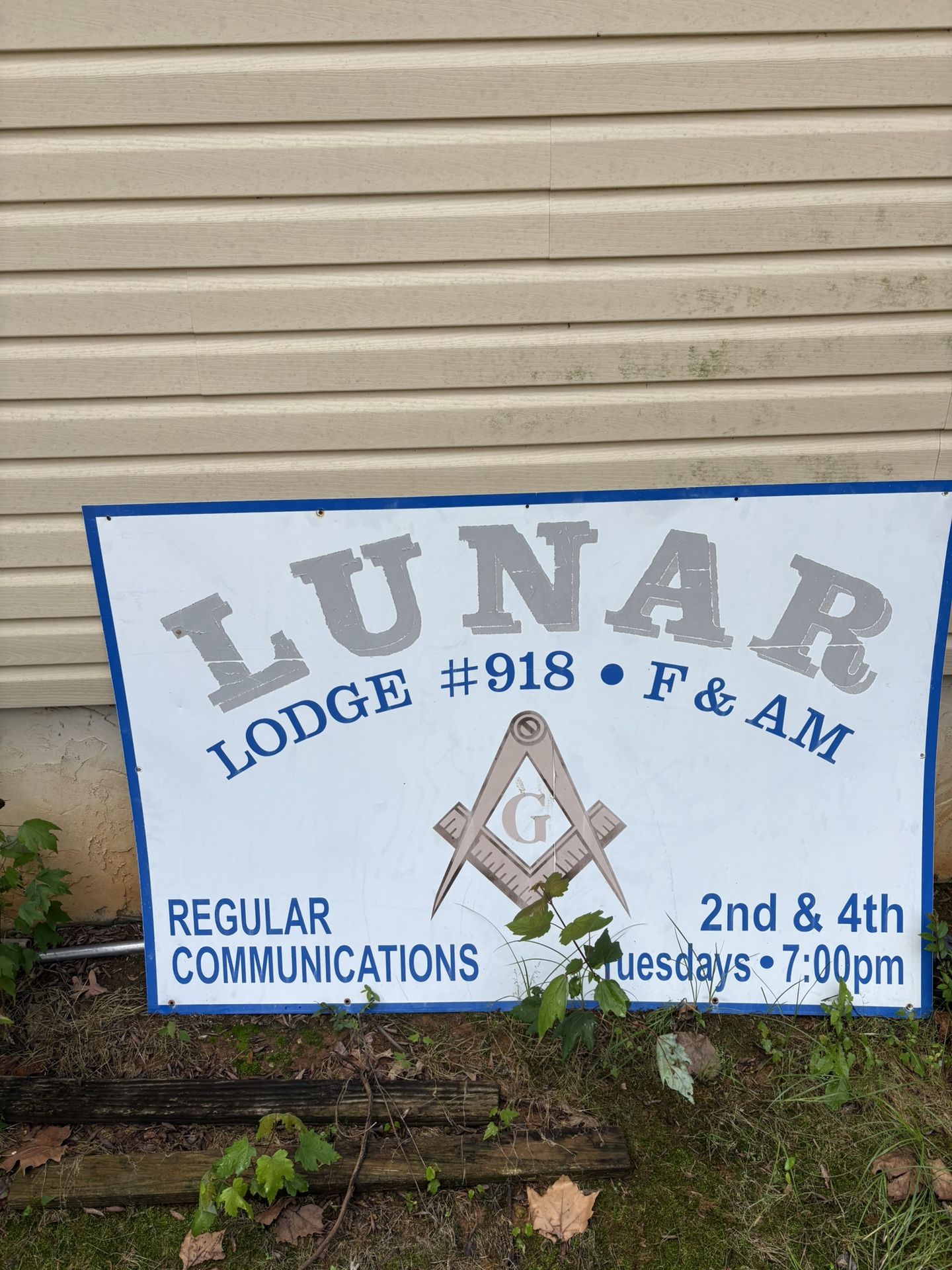 LUNAR LODGE SIGN