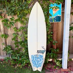 5’9 AJW Full Nose Fish Surfboard Twin Fin Surf Board