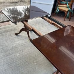 adjustable Dining Room Set With Six Matching Chairs