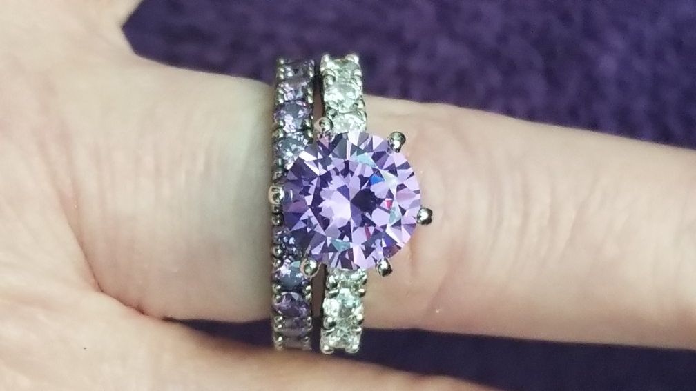 Beautiful white and black gold filled wedding set with purple amethyst. Size 7.