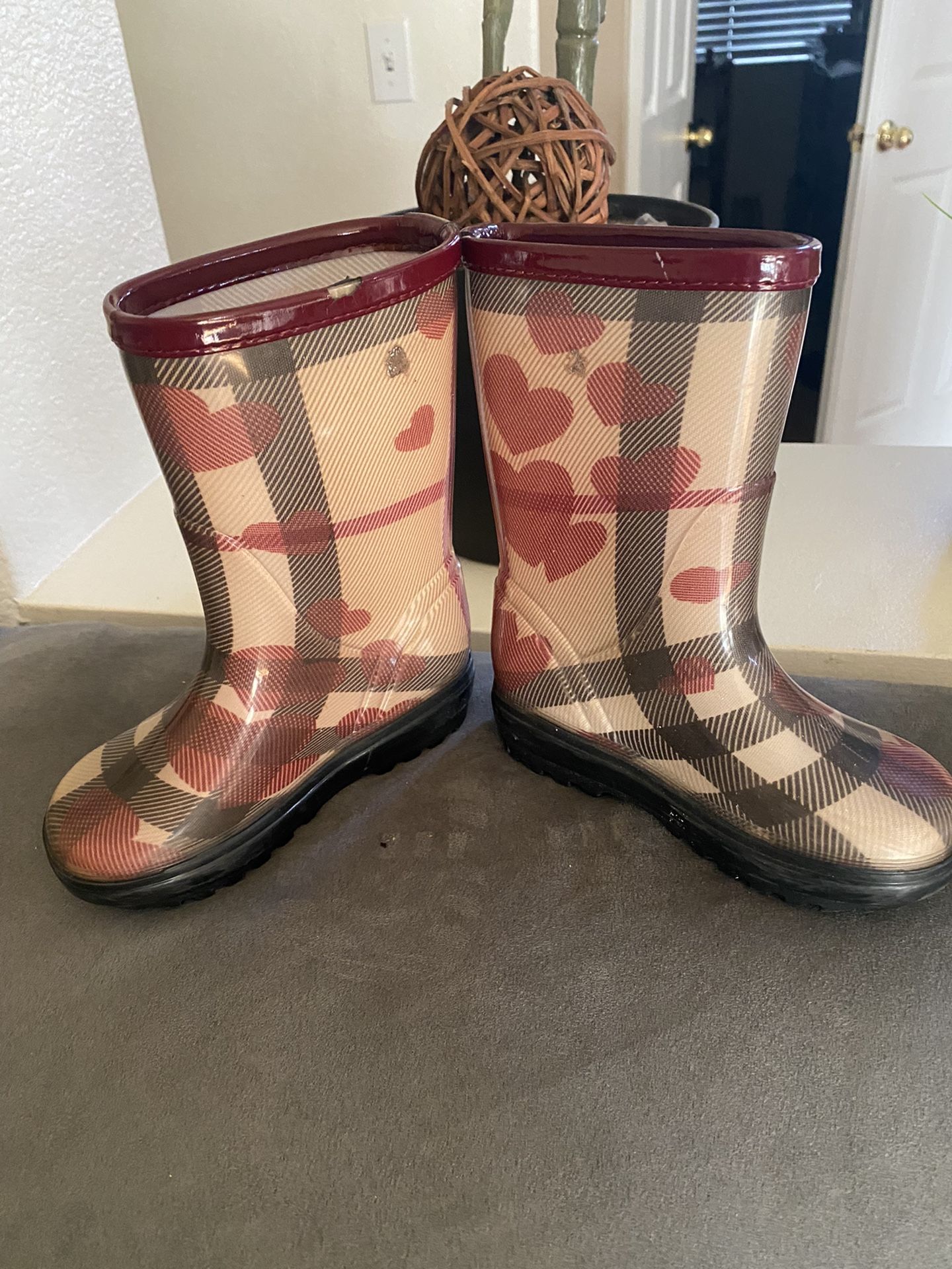 Girls Size 8 1/2 Rain boots 