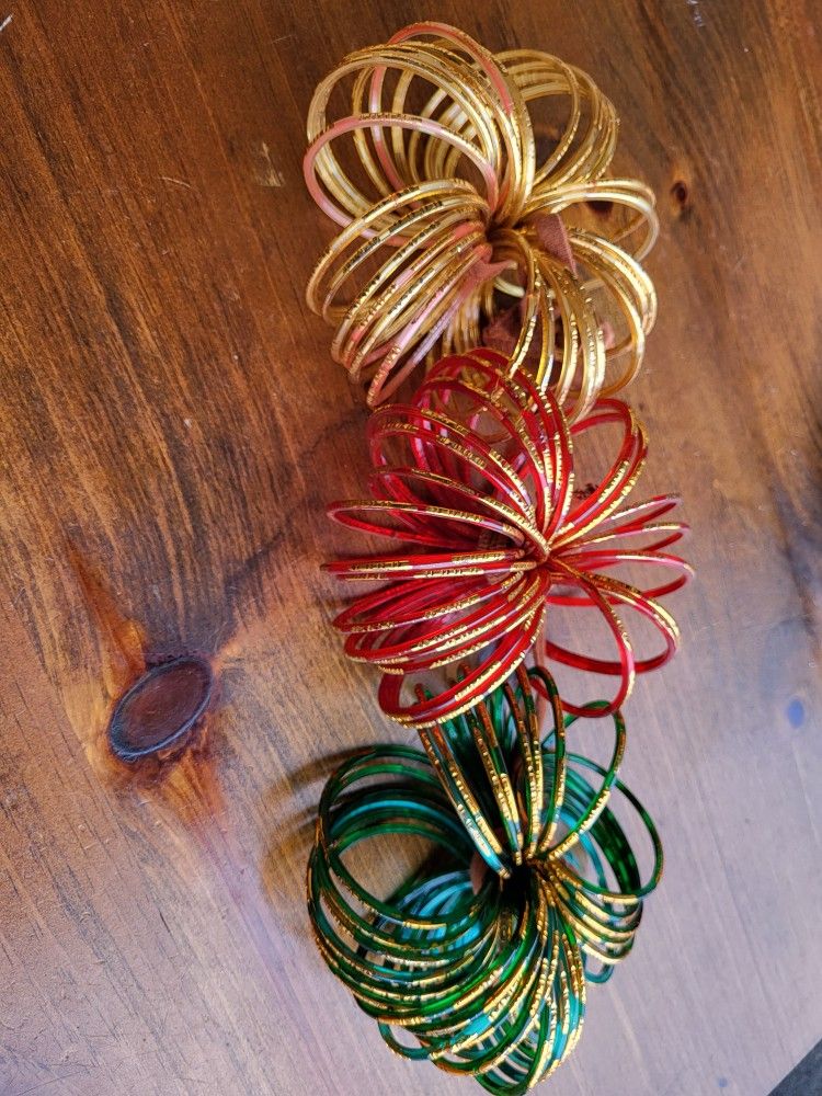 Bracelets 86 Pieces NEW