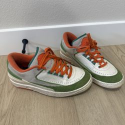  Jordan 2 Retro Low “Miami” - Women’s 8.5