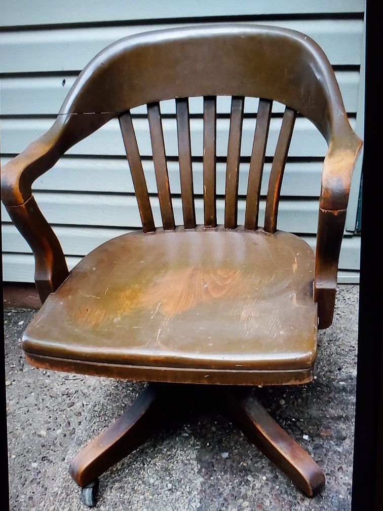 Chair/ Swivel/ Vintage/ Office/Military?