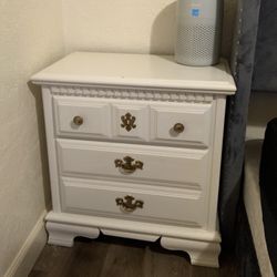 1 Night Stand With 2 Drawers 