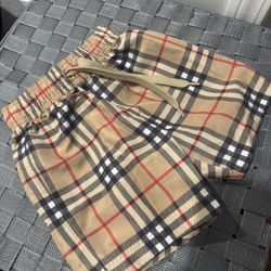 Burberry Shorts 12mo