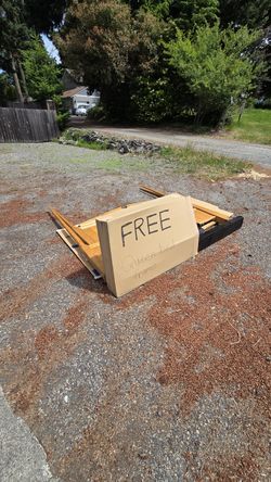 Free wood queen size bed frame