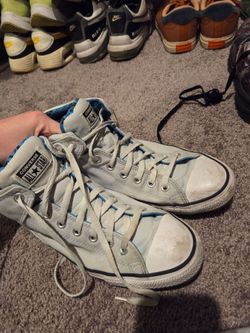 men's size 11.5 shoes grey/blue ish tune with blue inside