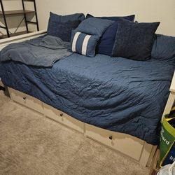 King size day bed with drawers